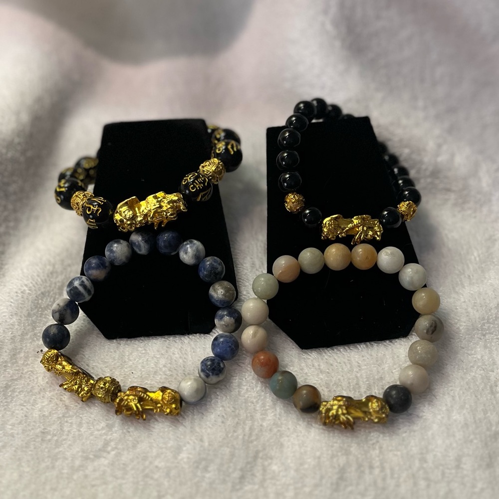 Elegant Gold and Black Beaded Bracelet Set